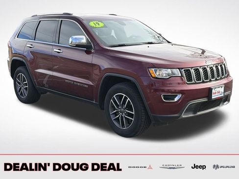 Used 2019 Jeep Grand Cherokee Limited w/ Trailer Tow Group IV AWD/4WD image 8