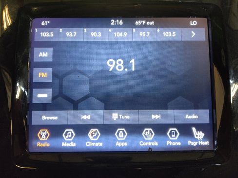 Used 2020 Jeep Cherokee Limited FWD image 25