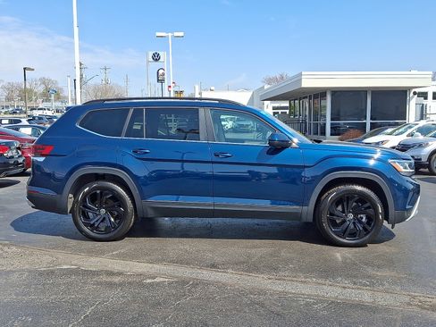 Certified 2023 Volkswagen Atlas SE w/ Panoramic Sunroof Package image 7