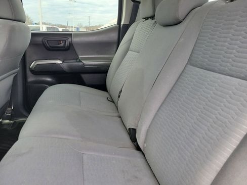 Used 2019 Toyota Tacoma SR5 AWD/4WD image 12