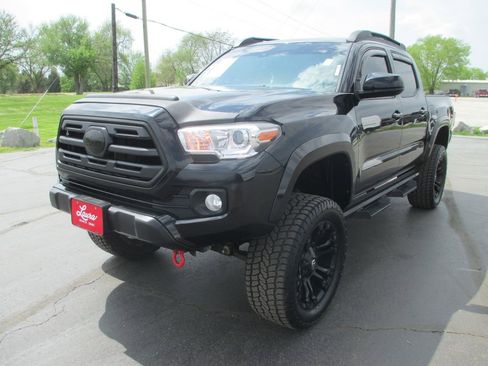 Used 2019 Toyota Tacoma SR5 image 11