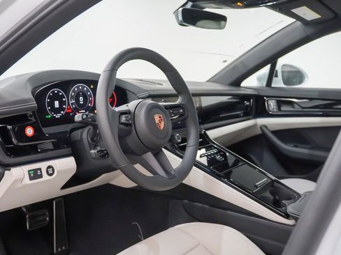 New 2026 Porsche Panamera 4 image 4
