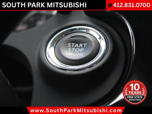 Used 2017 Mitsubishi Outlander SEL AWD/4WD image 28