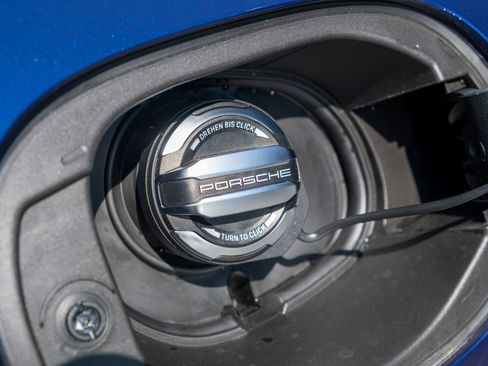 Certified 2026 Porsche Macan image 35