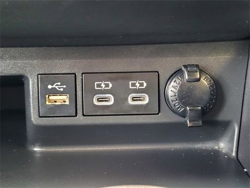 Used 2023 Toyota Highlander Platinum image 14