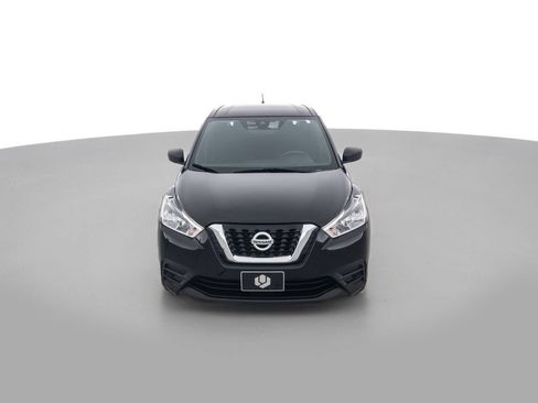 Used 2020 Nissan Kicks S FWD image 2