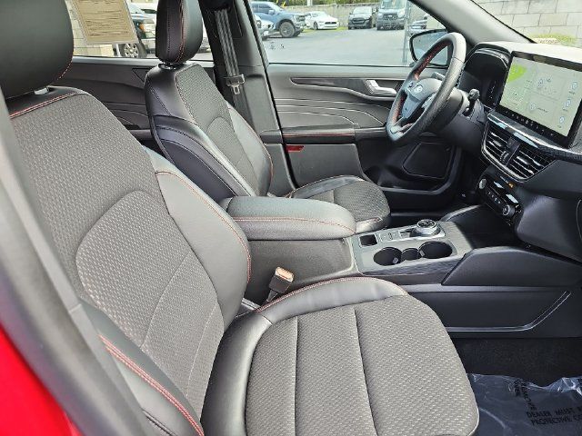 Certified 2024 Ford Escape ST-Line w/ Tech Pack #1 FWD image 10