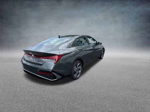 New 2025 Hyundai Elantra Limited image 21