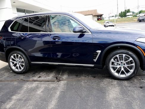 Used 2026 BMW X5 xDrive40i w/ Premium Package image 3