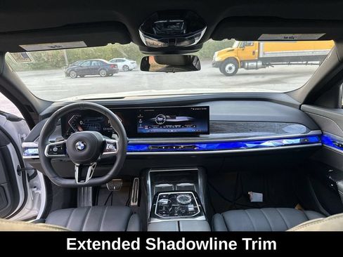 Used 2025 BMW 760i xDrive w/ Executive Package AWD/4WD image 28