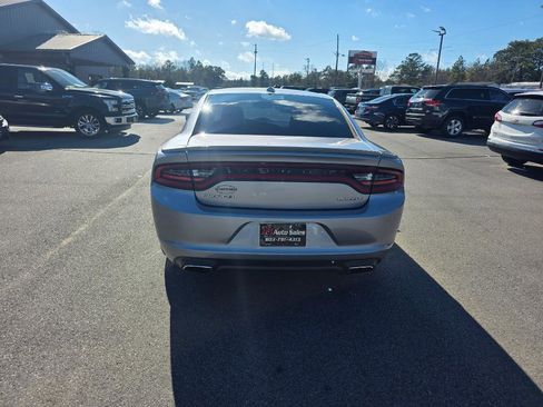 Used 2017 Dodge Charger SXT w/ Rallye Group image 3