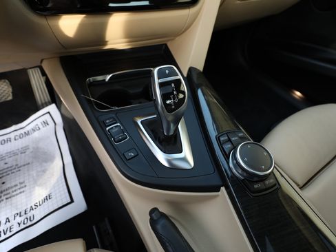 Used 2017 BMW 330i xDrive Sedan image 16