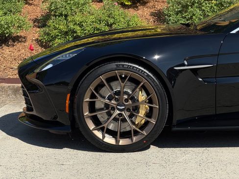 New 2026 Aston Martin V8 Vantage Convertible RWD image 23
