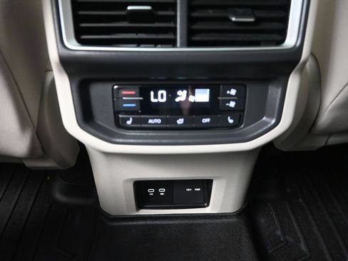 Used 2024 Volkswagen Atlas SEL Premium R-Line AWD/4WD image 32