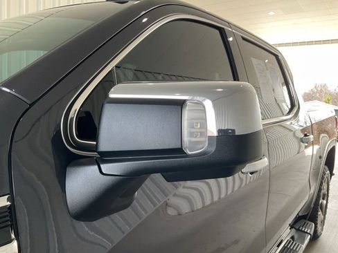 Used 2022 GMC Sierra 1500 SLT w/ SLT Premium Plus Package image 3