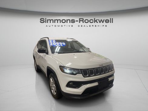 Used 2022 Jeep Compass Latitude w/ Convenience Group AWD/4WD image 7