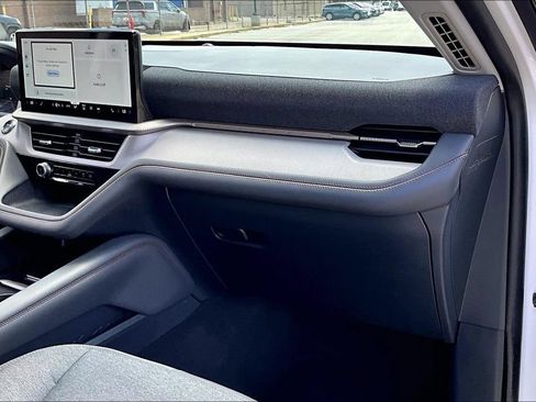Certified 2025 Ford Explorer Active AWD/4WD image 15