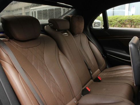 Used 2014 Mercedes-Benz S 550 Sedan image 25