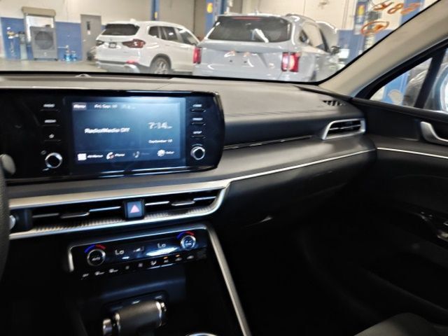 Certified 2022 Kia K5 LXS FWD image 16