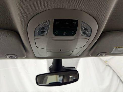 Used 2023 Chrysler Pacifica Touring-L image 42