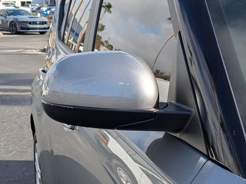 Used 2022 Kia Soul LX image 5