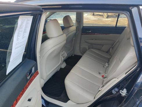 Used 2012 Subaru Outback 2.5i Limited image 12