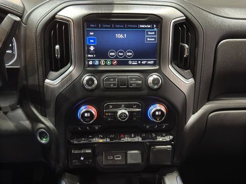 Used 2021 GMC Sierra 1500 Denali w/ Denali Premium Package image 33