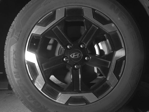 Used 2026 Hyundai Santa Fe SEL FWD image 16