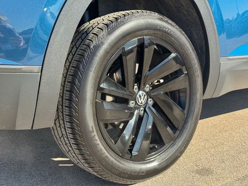 Used 2023 Volkswagen Atlas Cross Sport SE w/ Panoramic Sunroof Package image 27