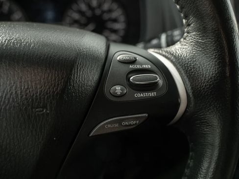 Used 2019 Nissan Pathfinder SV image 20