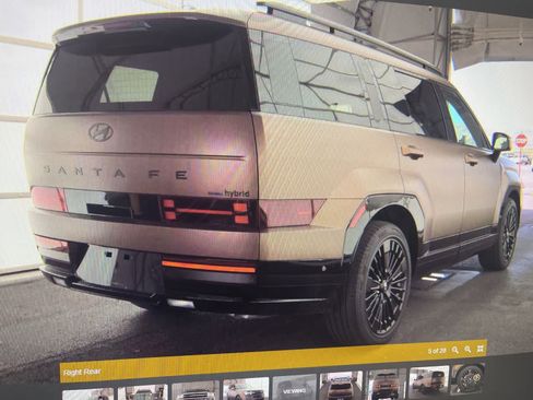 Used 2025 Hyundai Santa Fe Calligraphy AWD/4WD image 4