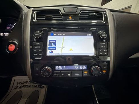 Used 2014 Nissan Altima 2.5 SV w/ Convenience Package FWD image 18