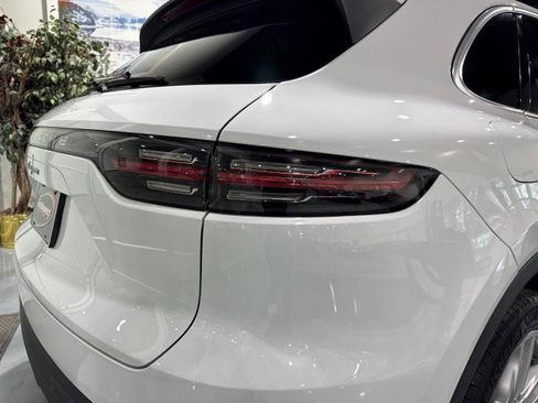 Used 2019 Porsche Cayenne image 36
