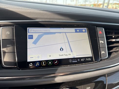 Used 2024 Buick Enclave Premium image 28