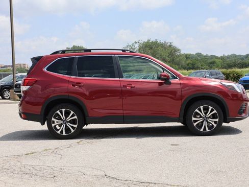 Used 2024 Subaru Forester Limited AWD/4WD image 7