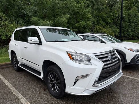 Used 2017 Lexus GX 460 Luxury AWD/4WD image 3