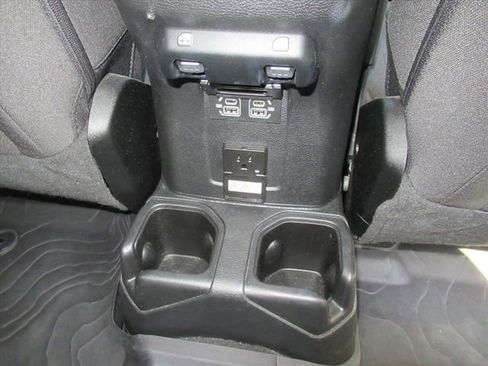 Used 2023 Jeep Gladiator Overland w/ LED Lighting Group AWD/4WD image 32