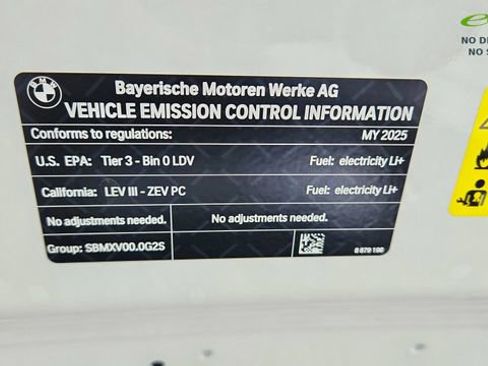 Used 2025 BMW i4 eDrive40 w/ Premium Package RWD image 63