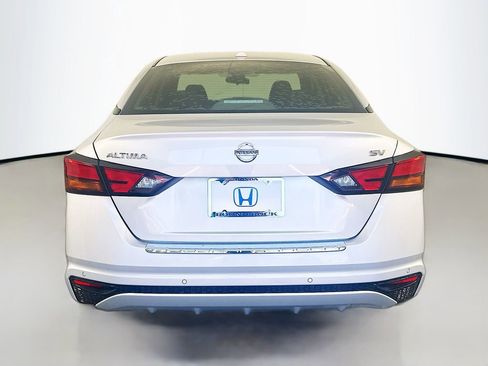 Used 2022 Nissan Altima 2.5 SV FWD image 6
