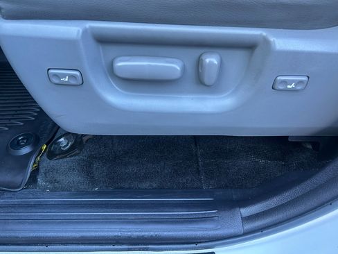 Used 2016 Toyota Sequoia Platinum image 11