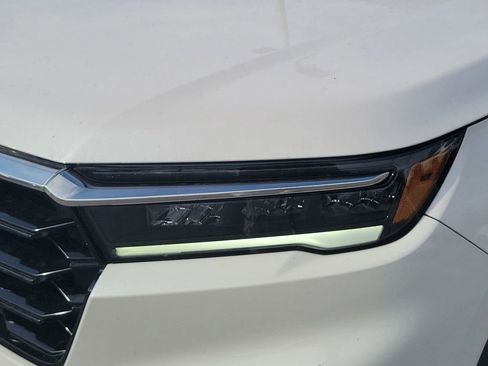 Used 2023 Honda Pilot Touring image 16