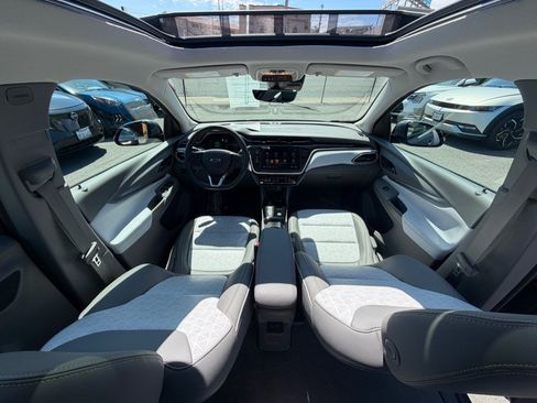Used 2023 Chevrolet Bolt EUV Premier w/ Sun & Sound Package FWD image 21