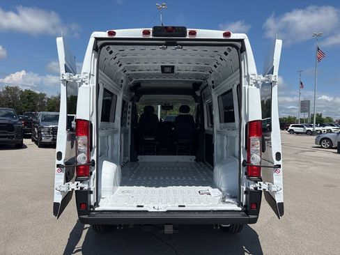 New 2026 RAM ProMaster 2500 w/ Cold Weather Group FWD image 43