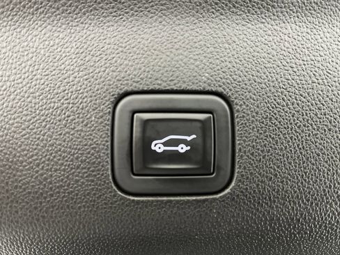 Certified 2024 GMC Yukon XL Denali w/ Advanced Technology Package AWD/4WD image 37