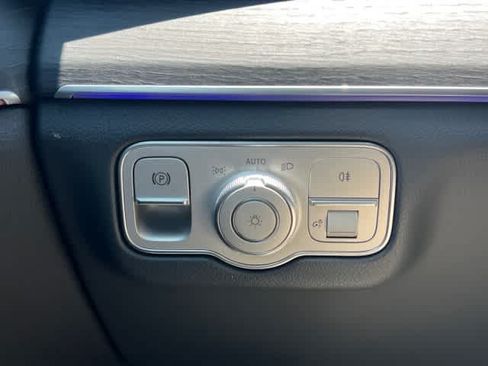 Certified 2025 Mercedes-Benz GLE 450e 4MATIC image 27