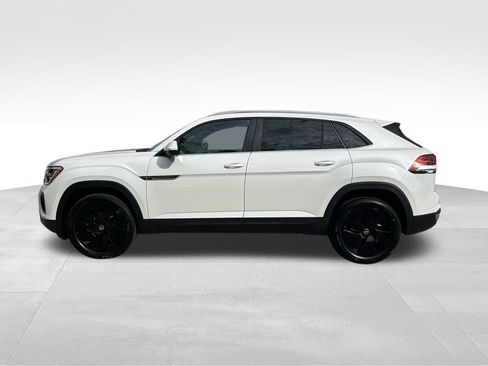 New 2026 Volkswagen Atlas Cross Sport SE FWD image 2