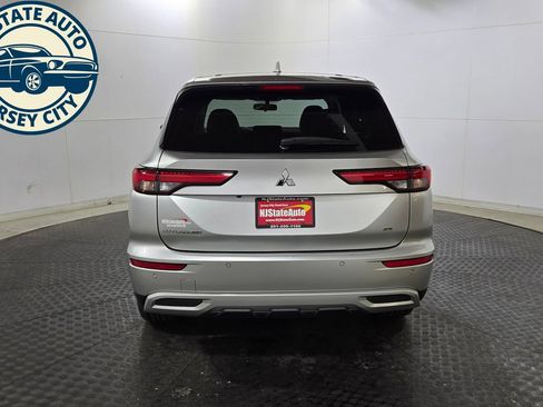 Used 2022 Mitsubishi Outlander SE AWD/4WD image 6