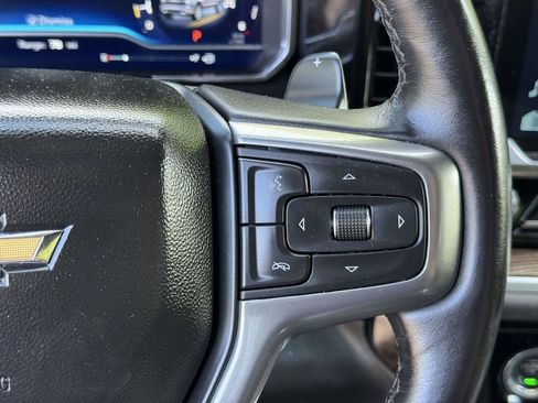Used 2022 Chevrolet Silverado 1500 LT w/ Z71 Off-Road Package AWD/4WD image 12