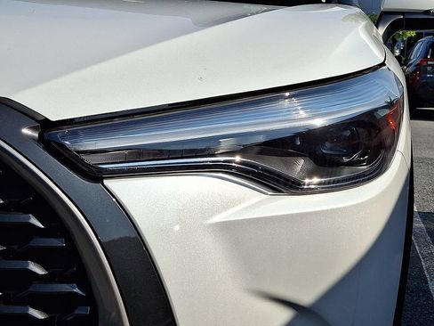 Used 2023 Toyota Corolla Cross XLE AWD/4WD image 10