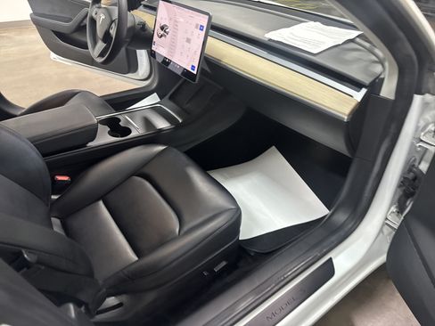 Used 2022 Tesla Model 3 Long Range AWD/4WD image 25